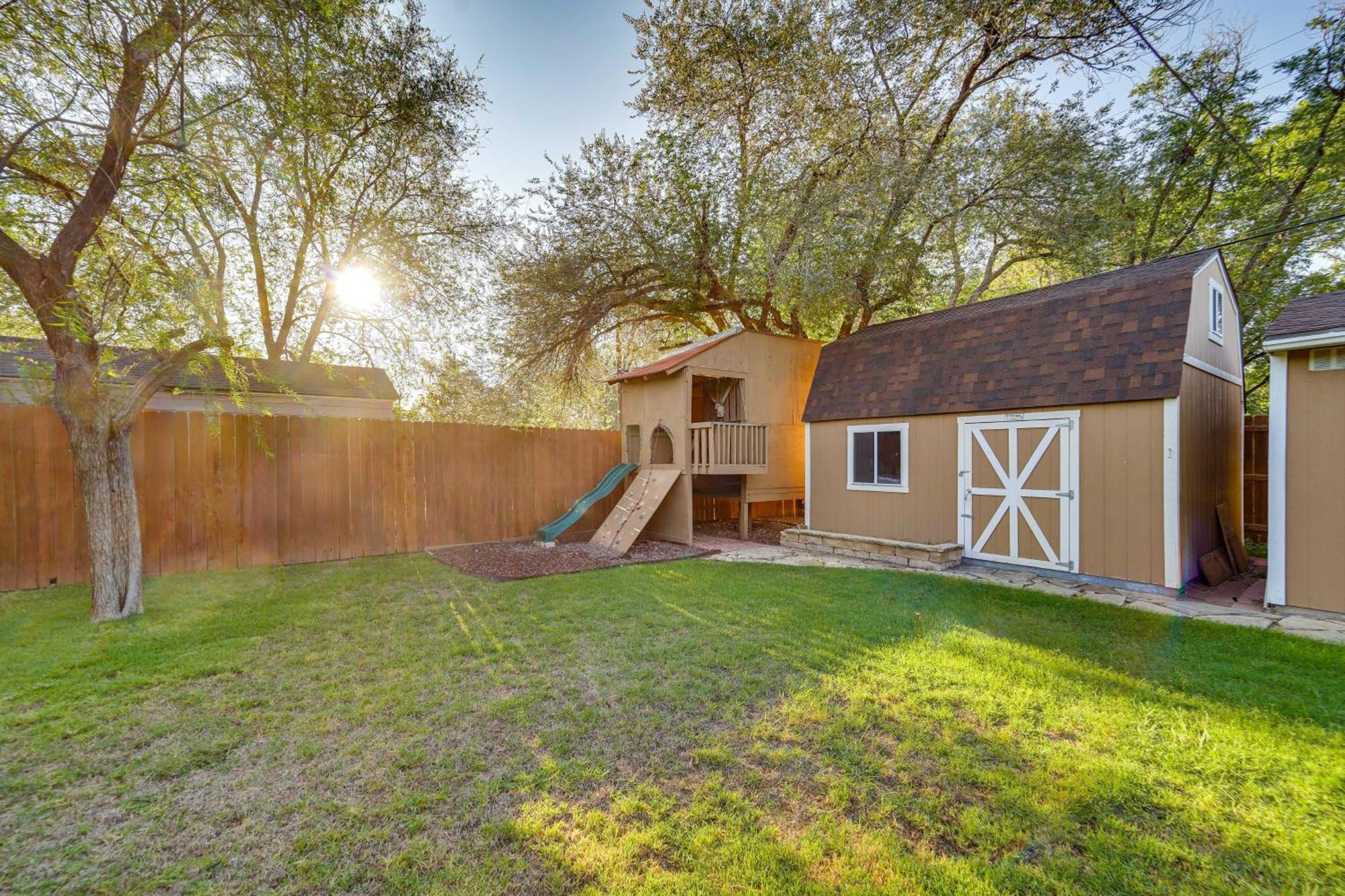 Lovely Lubbock Home With Furnished Deck And Grill Exteriér fotografie
